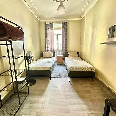 Sri-indo بيت ضيافة *
