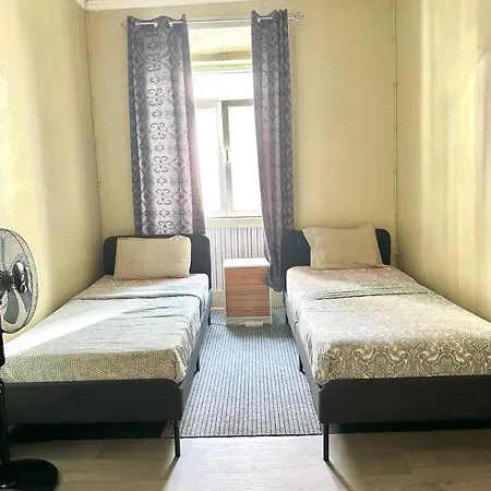 Sri-indo Guest house *